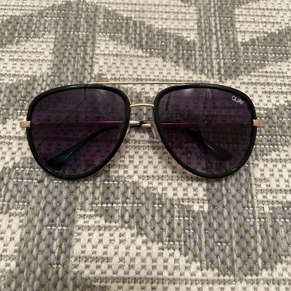 Quay Australia sunglasses black and gold aviators
